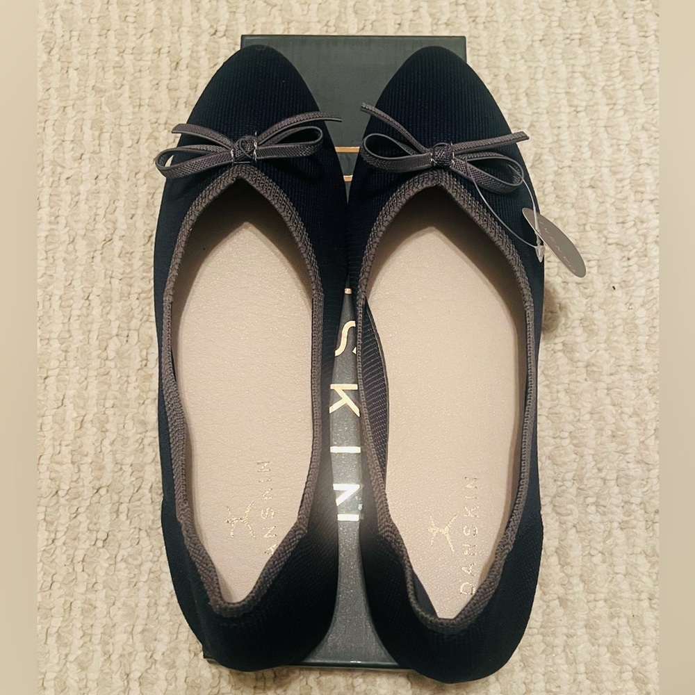 NIB Danskin Women’s Flats in Size 8